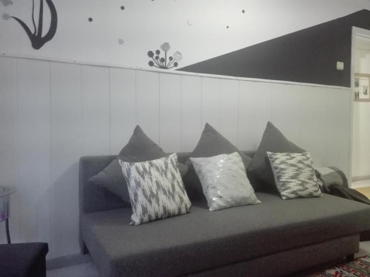 Friends - São Bento Apartment Lissabon